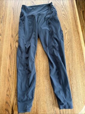 High-Waist Black Active Leggings with Side Pockets